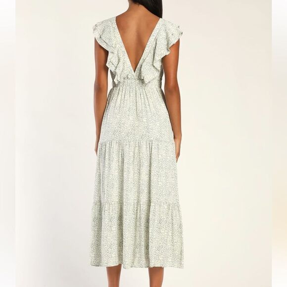 Lulus Romance In Bloom Floral Ruffled Tiered Midi Dress Medium NWT Green - Picture 3 of 9